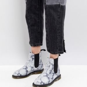 FAUX SNAKE KENSINGTON DR. MARTENS NWT